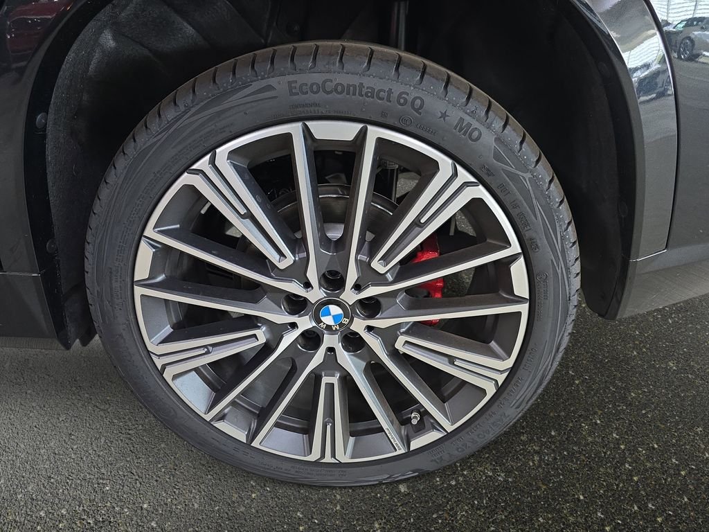 New 2026 Black Sapphire Metallic BMW xDrive28i image 21