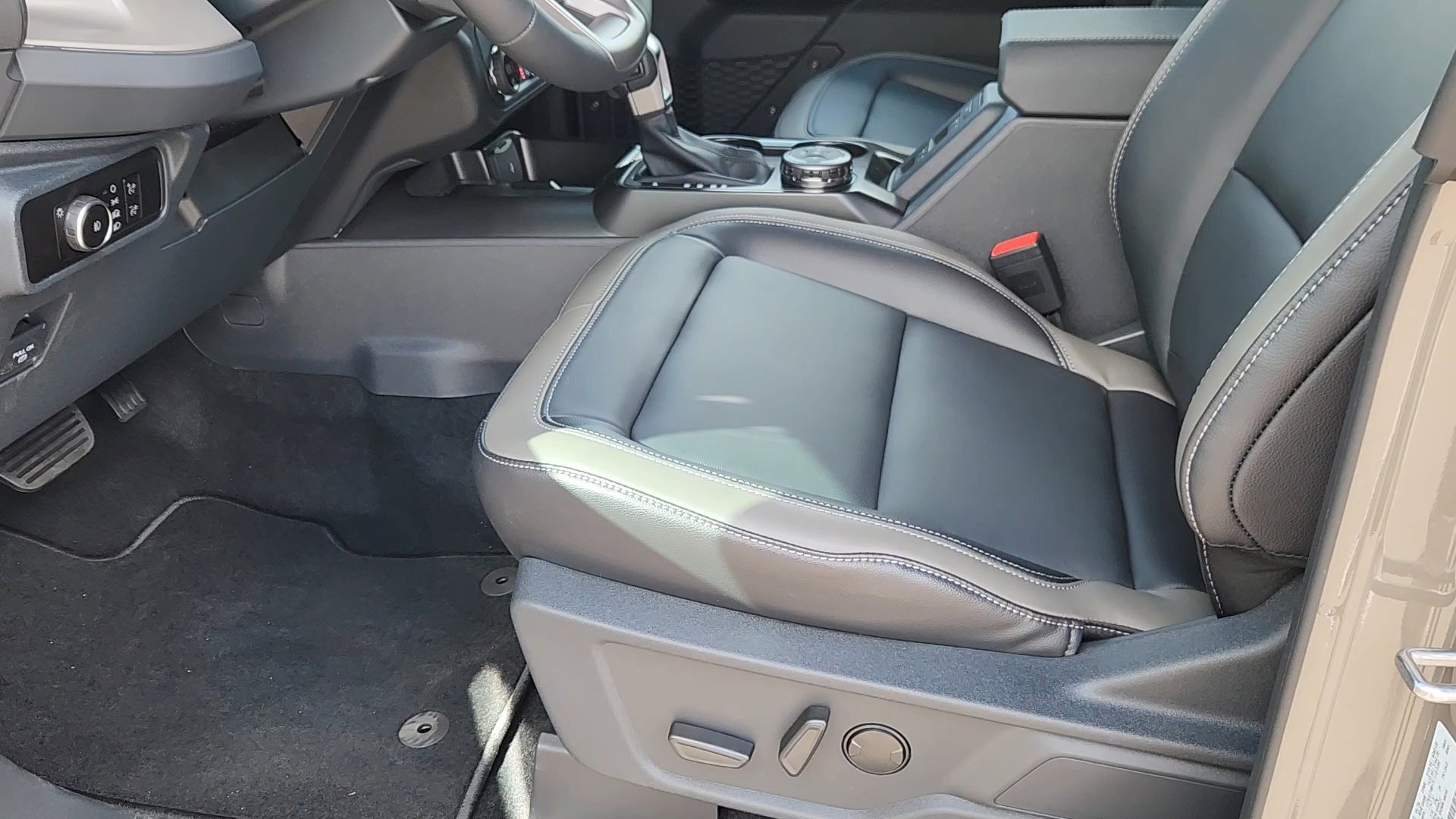 New 2026 Marsh Gray Ford Outer Banks image 30