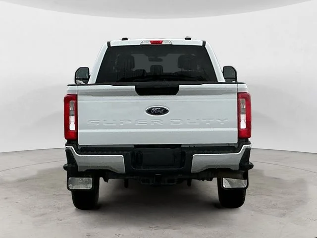 Certified Used 2025 Oxford White Ford XLT image 6