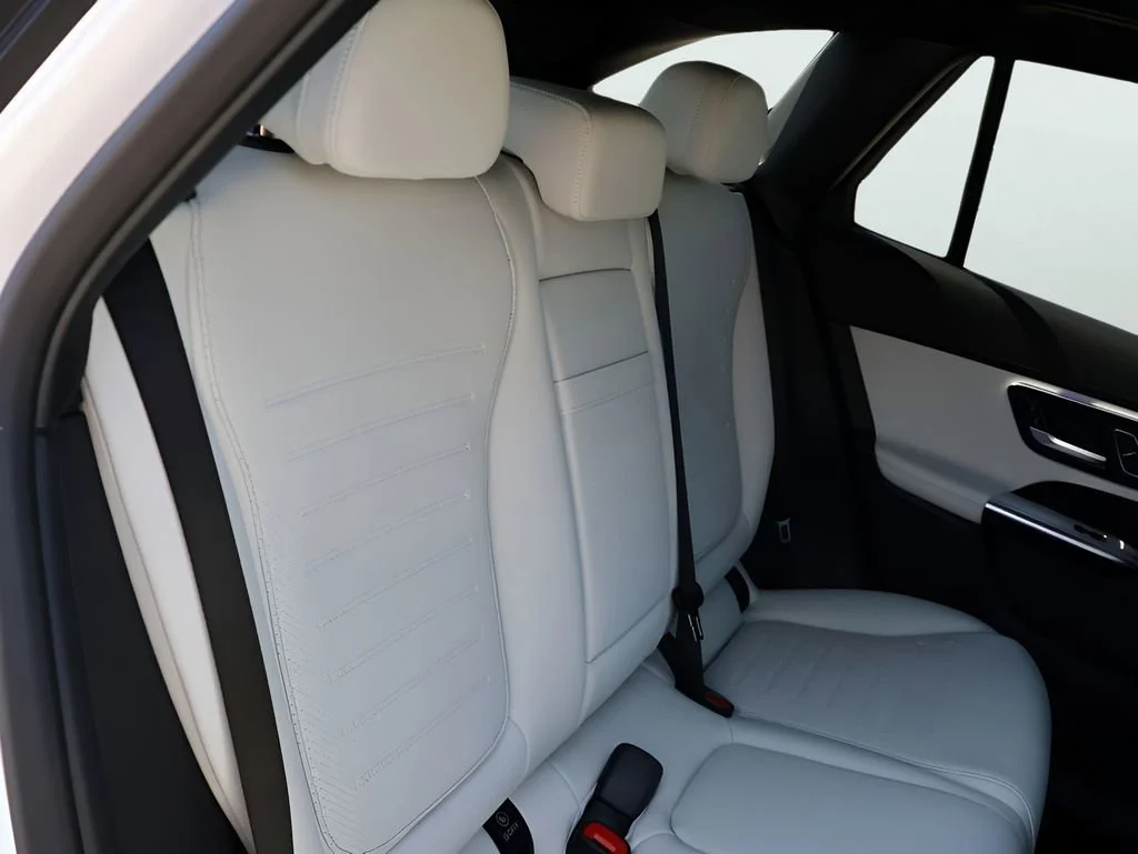 New 2026 Polar White Mercedes-Benz GLC 300 image 56