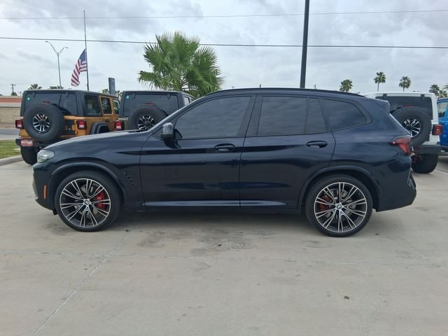 Used 2022 Black BMW sDrive30i image 5
