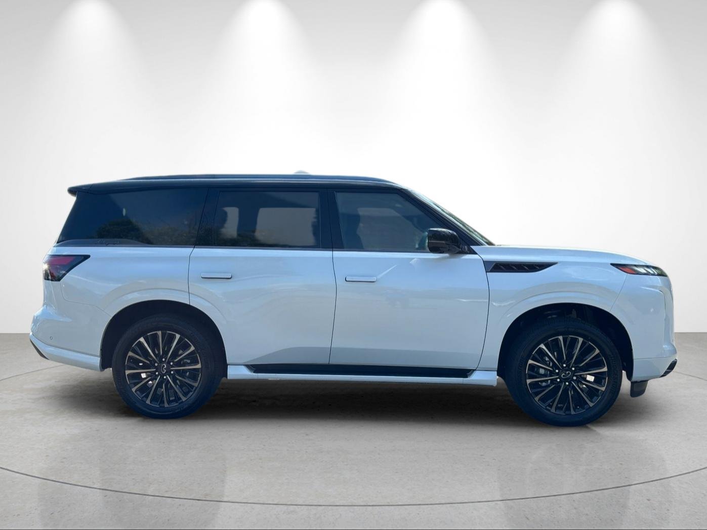 New 2027 2T RADIANT WHIT INFINITI Autograph 4WD image 6