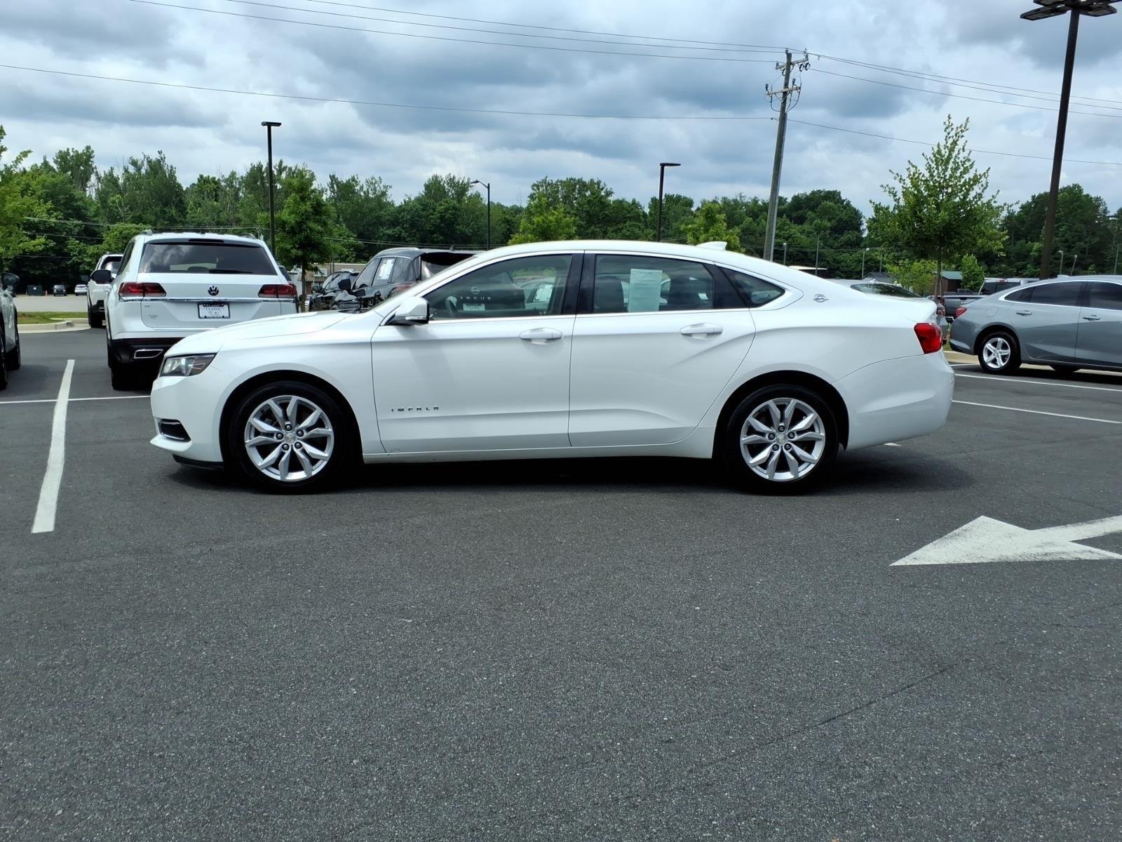 Used 2016 Summit White Chevrolet LT image 3