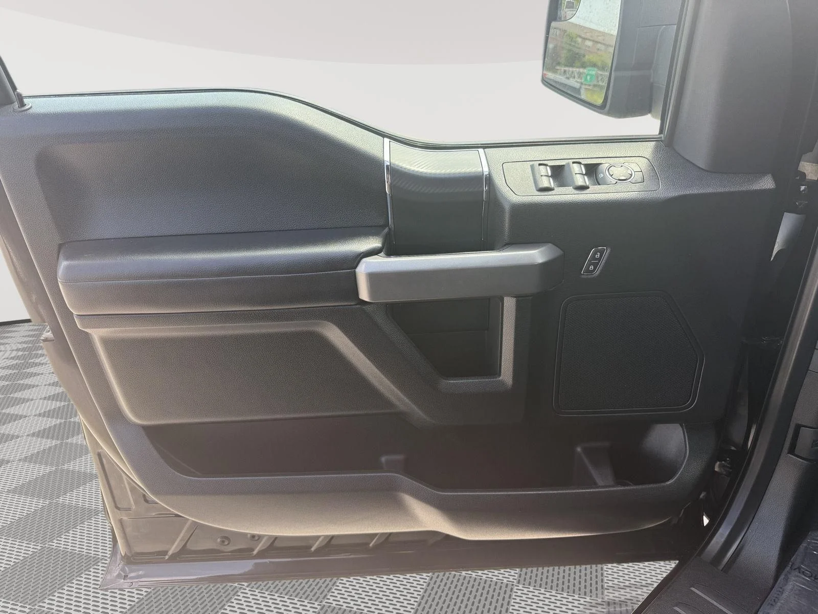 Used 2020 Agate Black Ford XLT image 13