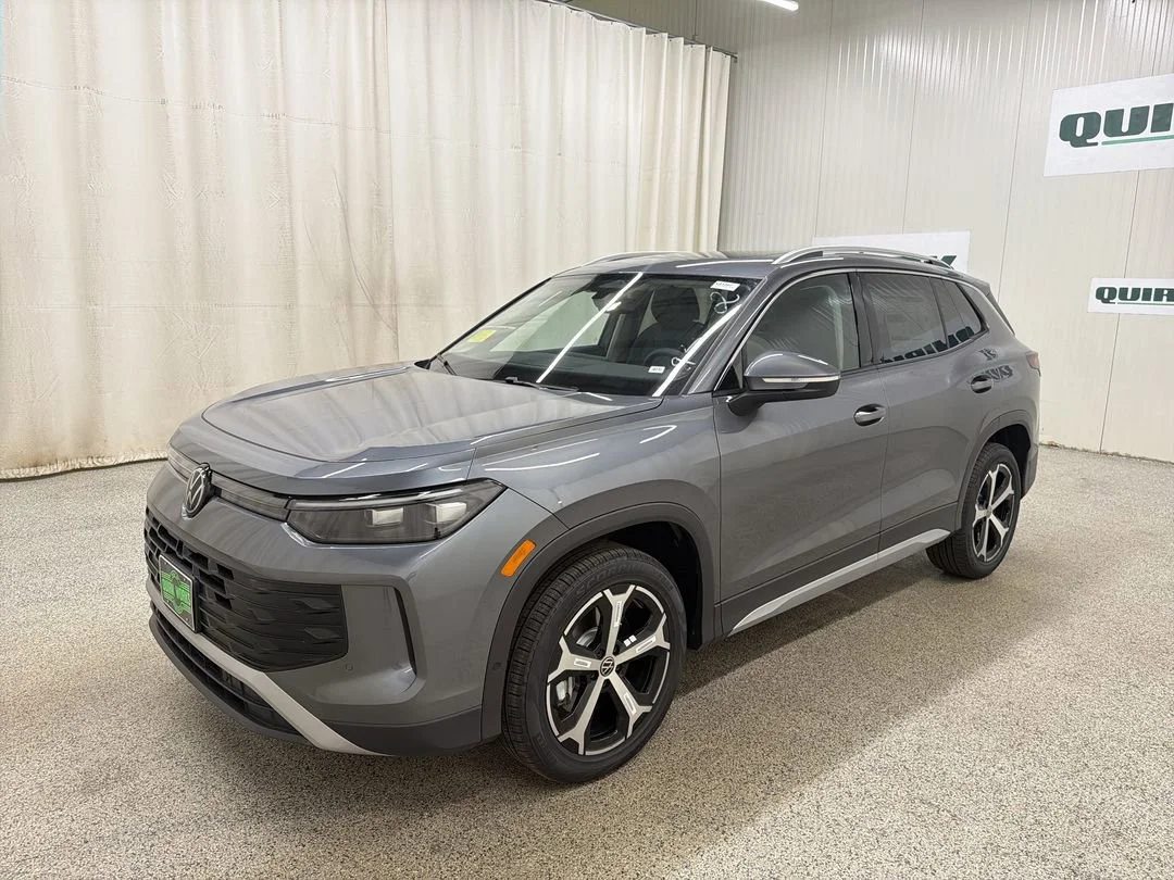 New 2026 Platinum Gray Metallic Volkswagen SE image 4