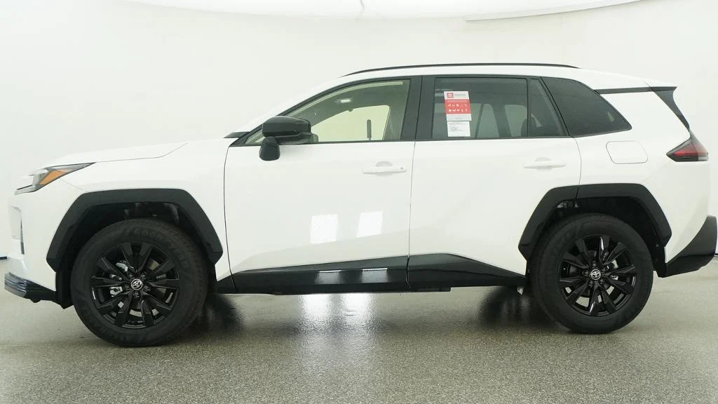 New 2026 Ice Cap Toyota SE image 2