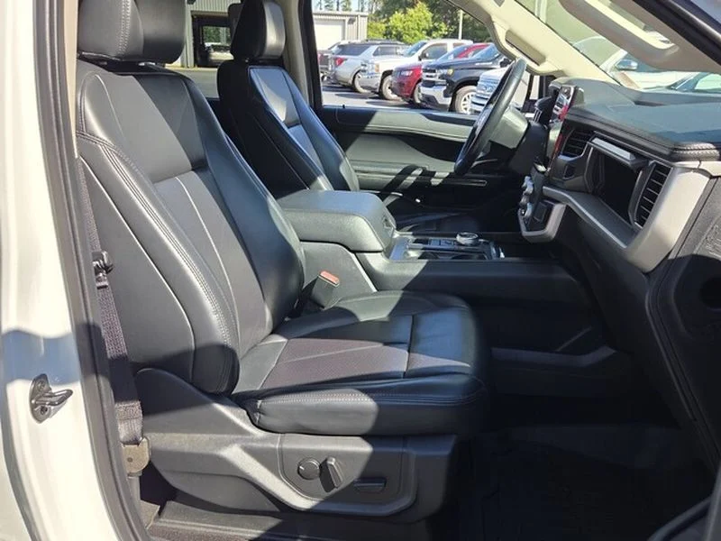 Used 2022 Oxford White Ford XLT image 18