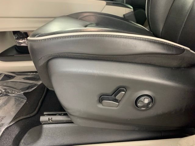 Used 2024 Silver Chrysler Limited image 22