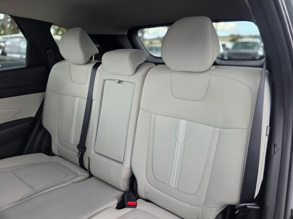 Certified Used 2025 Black Hyundai SEL image 16