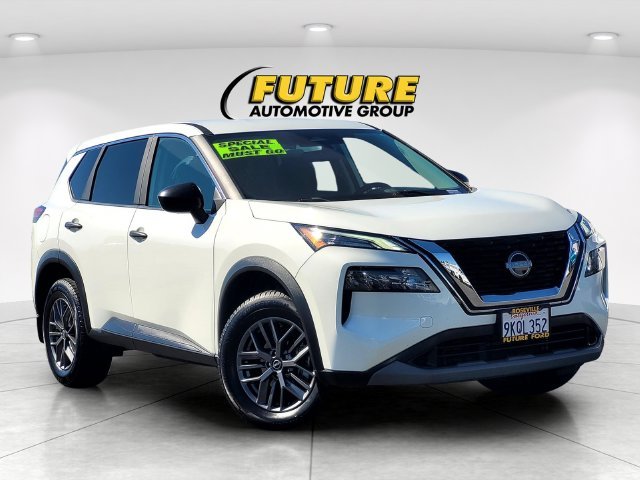 Used 2023 White Nissan S image 1