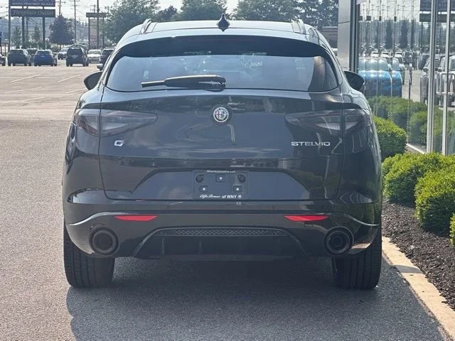 Used 2025 Vulcano Black Metallic Alfa Romeo Base image 5