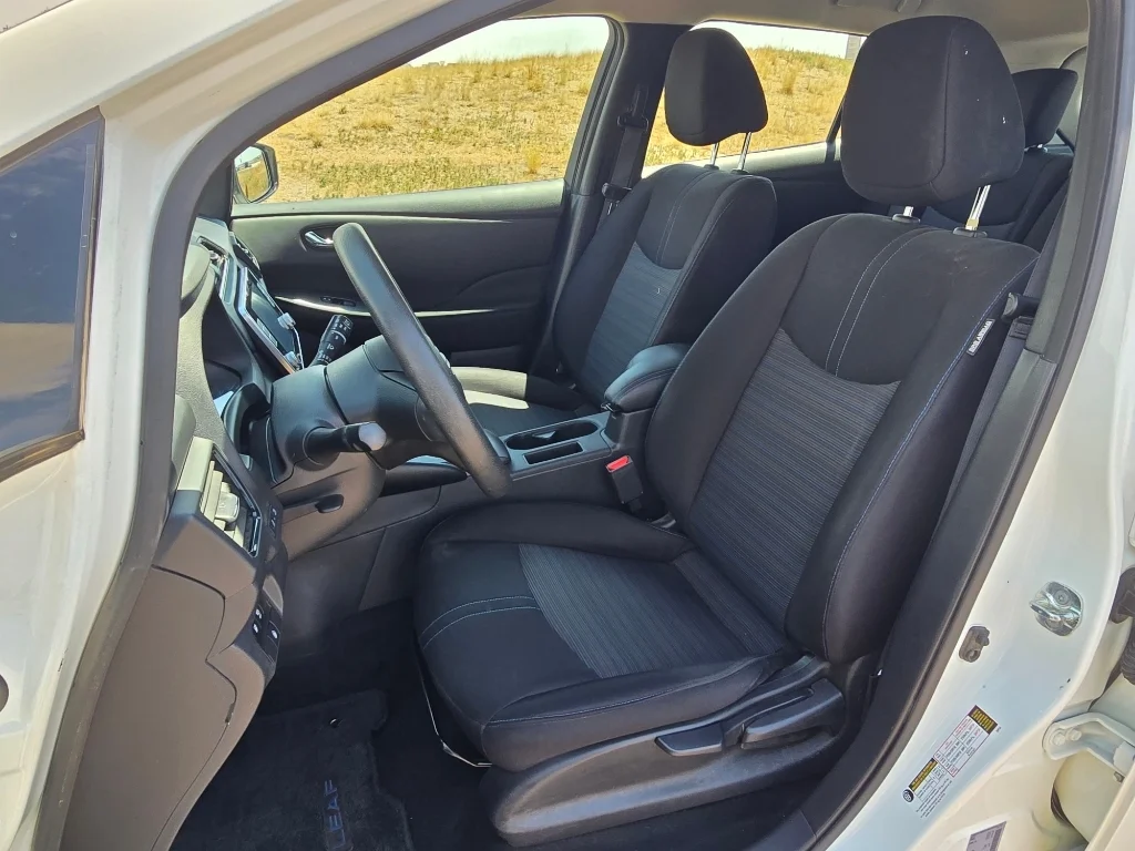 Used 2023 Glacier White Nissan S image 12