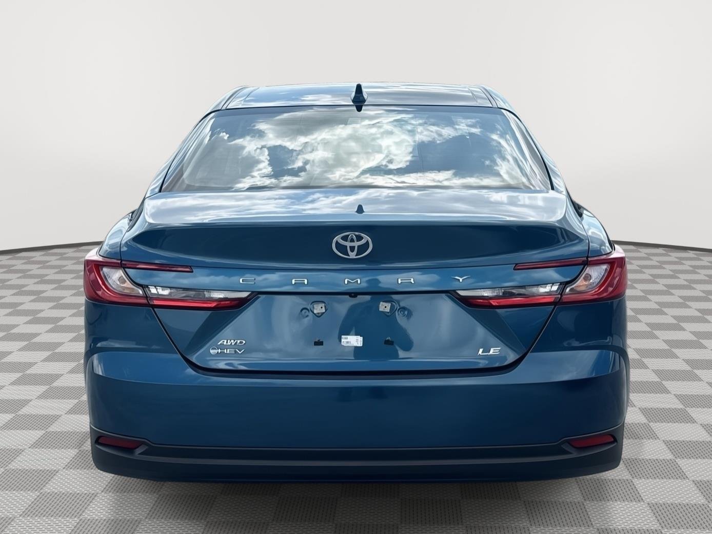 Used 2025 Ocean Gem Toyota LE image 5