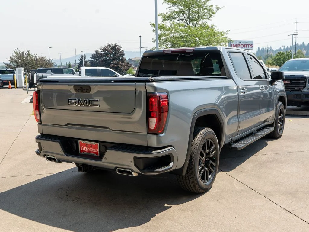 Used 2022 Gray GMC Elevation image 7