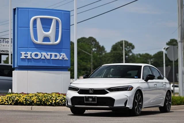 Certified Used 2025 Platinum White Pearl Honda Sport Touring image 45