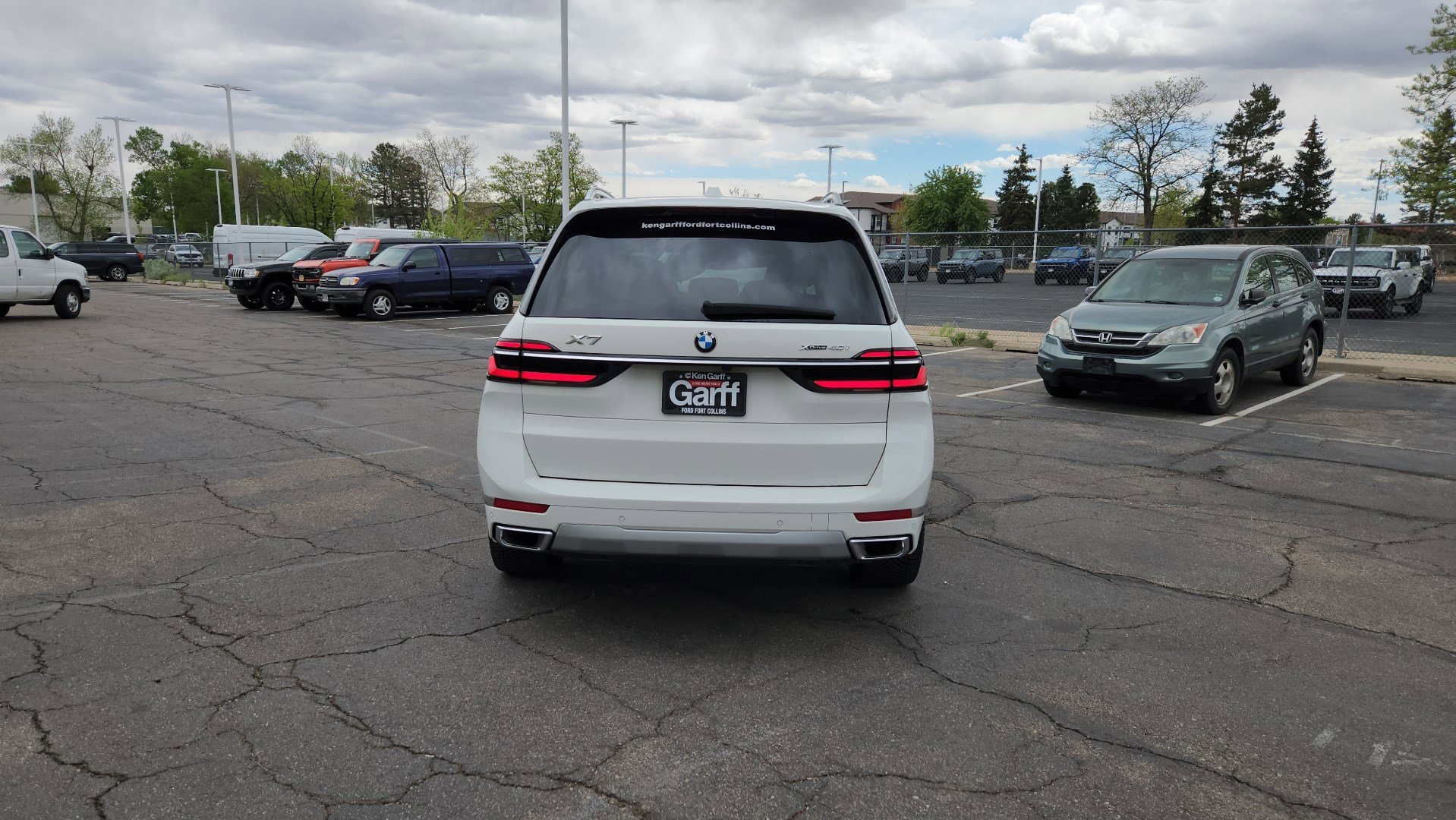 Used 2025 Alpine White BMW xDrive40i image 13