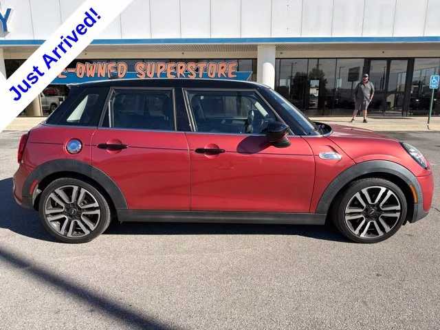 Used 2021  MINI Classic image 2