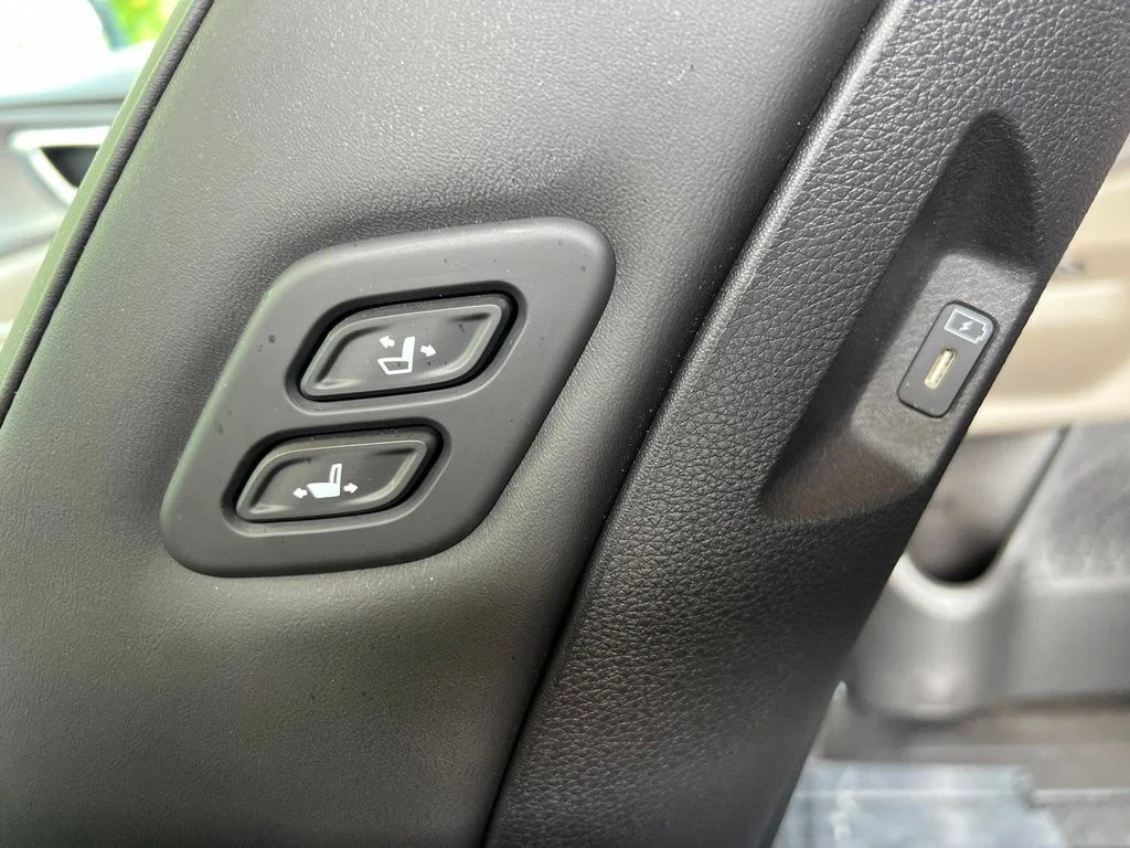 Used 2026 White Kia EX image 34