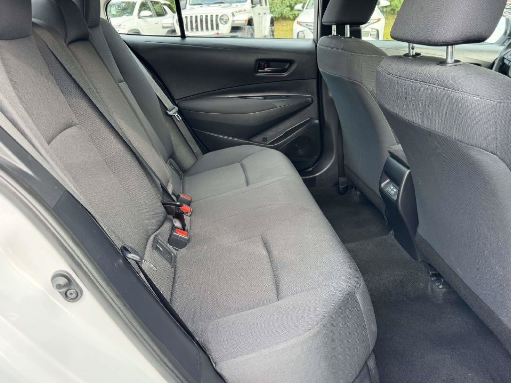 Used 2025 White Toyota LE image 16