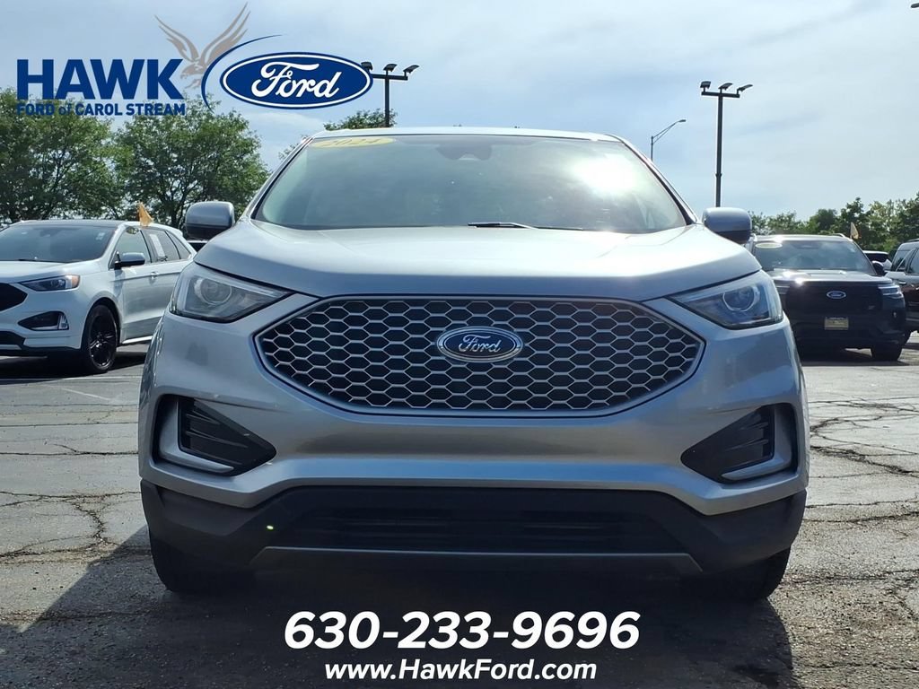 Certified Used 2024 Silver Ford SEL image 2