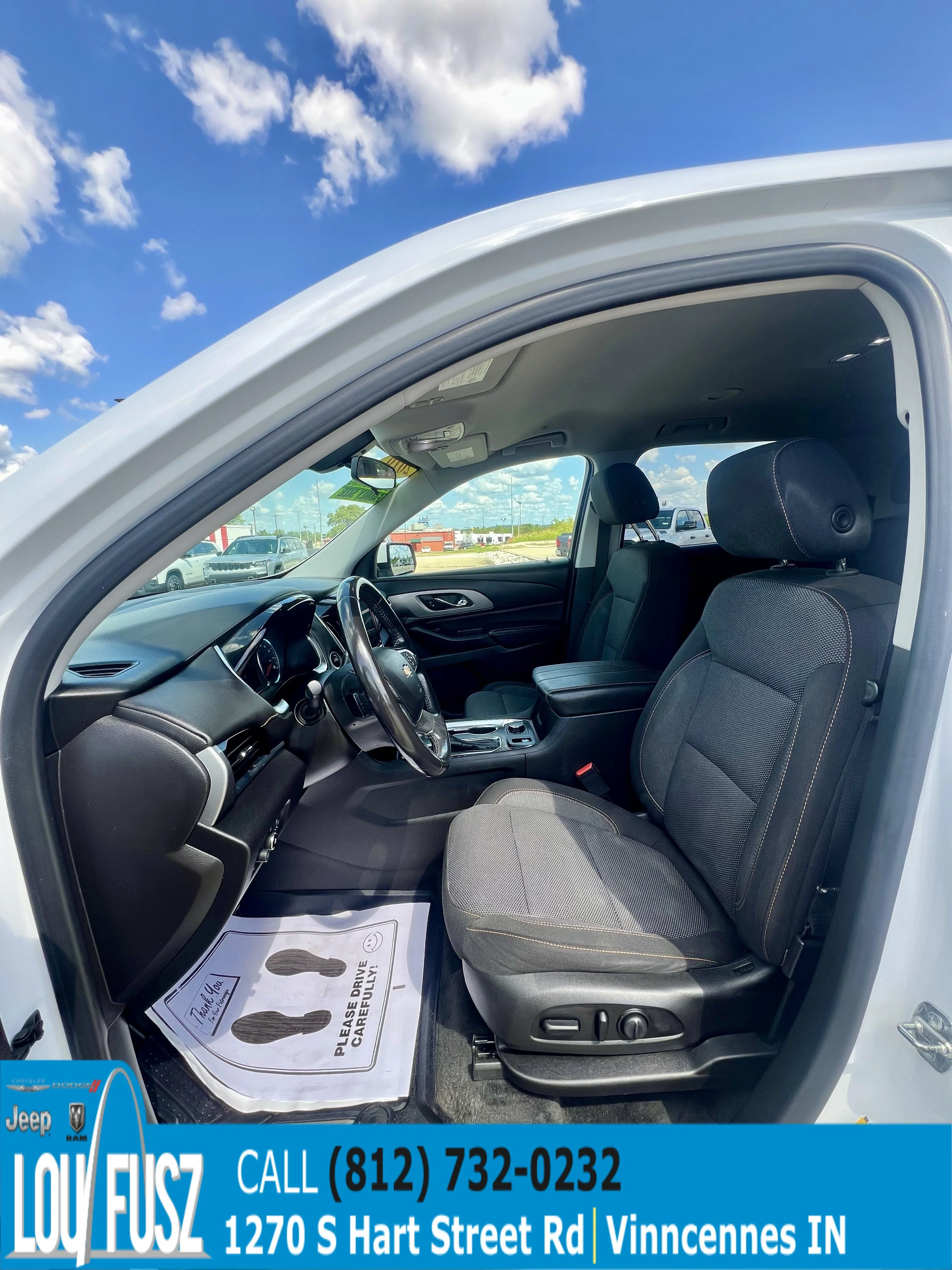 Used 2019 Summit White Chevrolet LT Cloth image 10