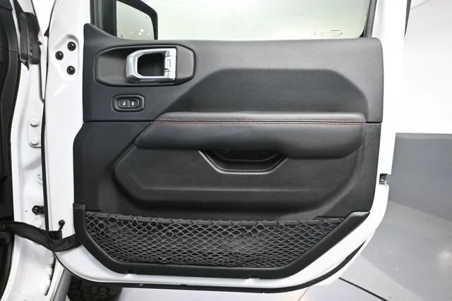 Used 2019 White Jeep Unlimited Rubicon image 39