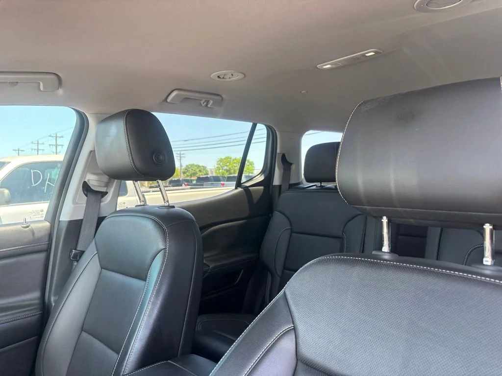 Used 2023 White GMC SLT image 11