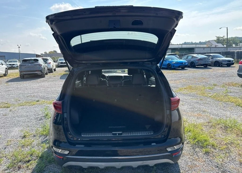 Used 2020 Red Kia S image 10