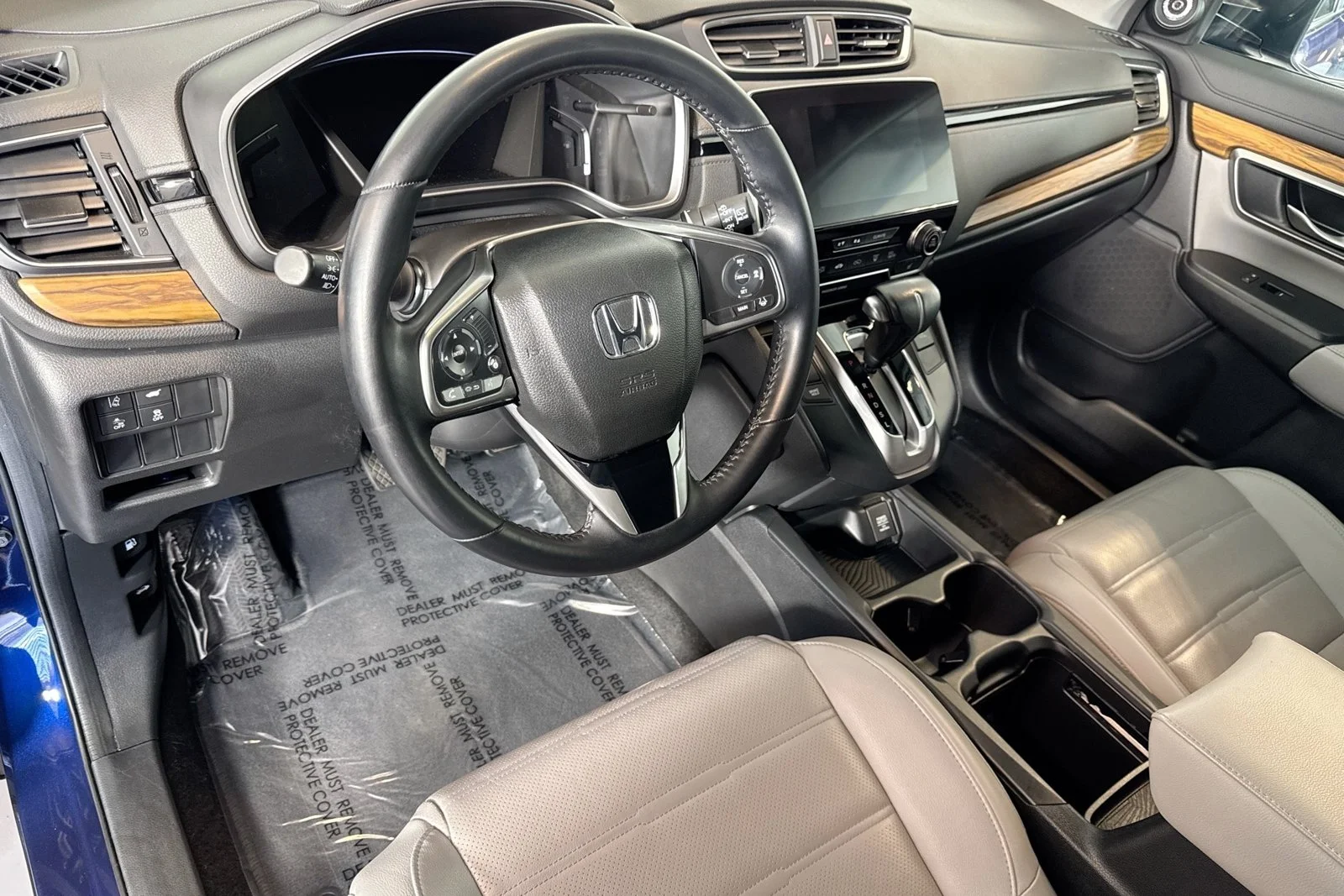 Used 2018 Obsidian Blue Pearl Honda Touring image 9