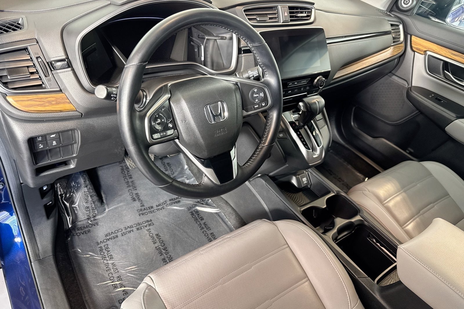 Used 2018 Obsidian Blue Pearl Honda Touring image 9
