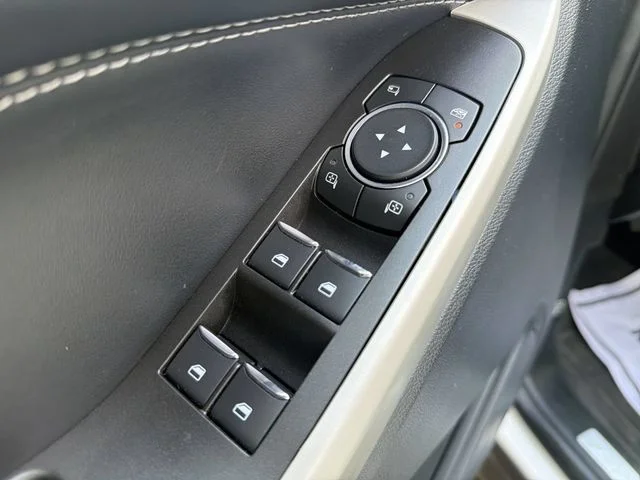 Used 2021 White Ford Limited image 13