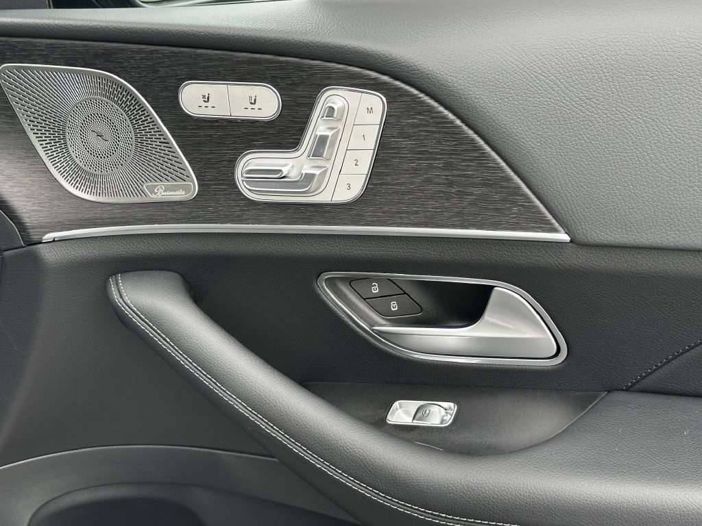 New 2026 MANUFAKTUR Silicon Grey Mercedes-Benz GLS 450 image 55