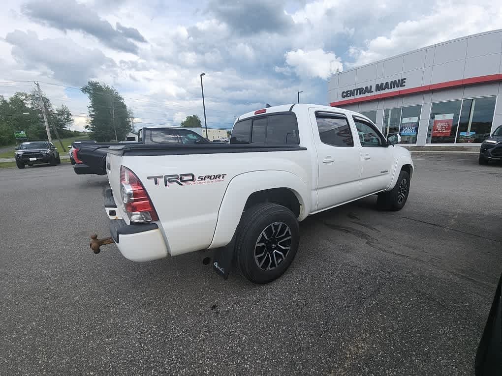 Used 2015 Super White Toyota  image 4