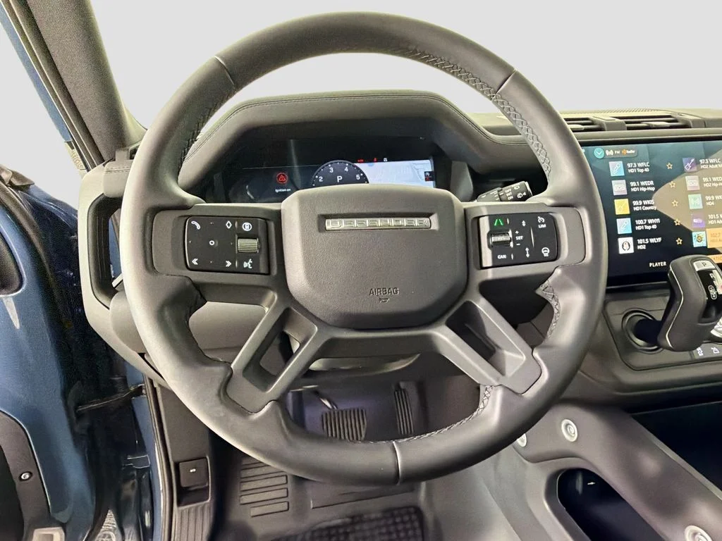 Used 2026 Tasman Blue Metallic Land Rover S image 11