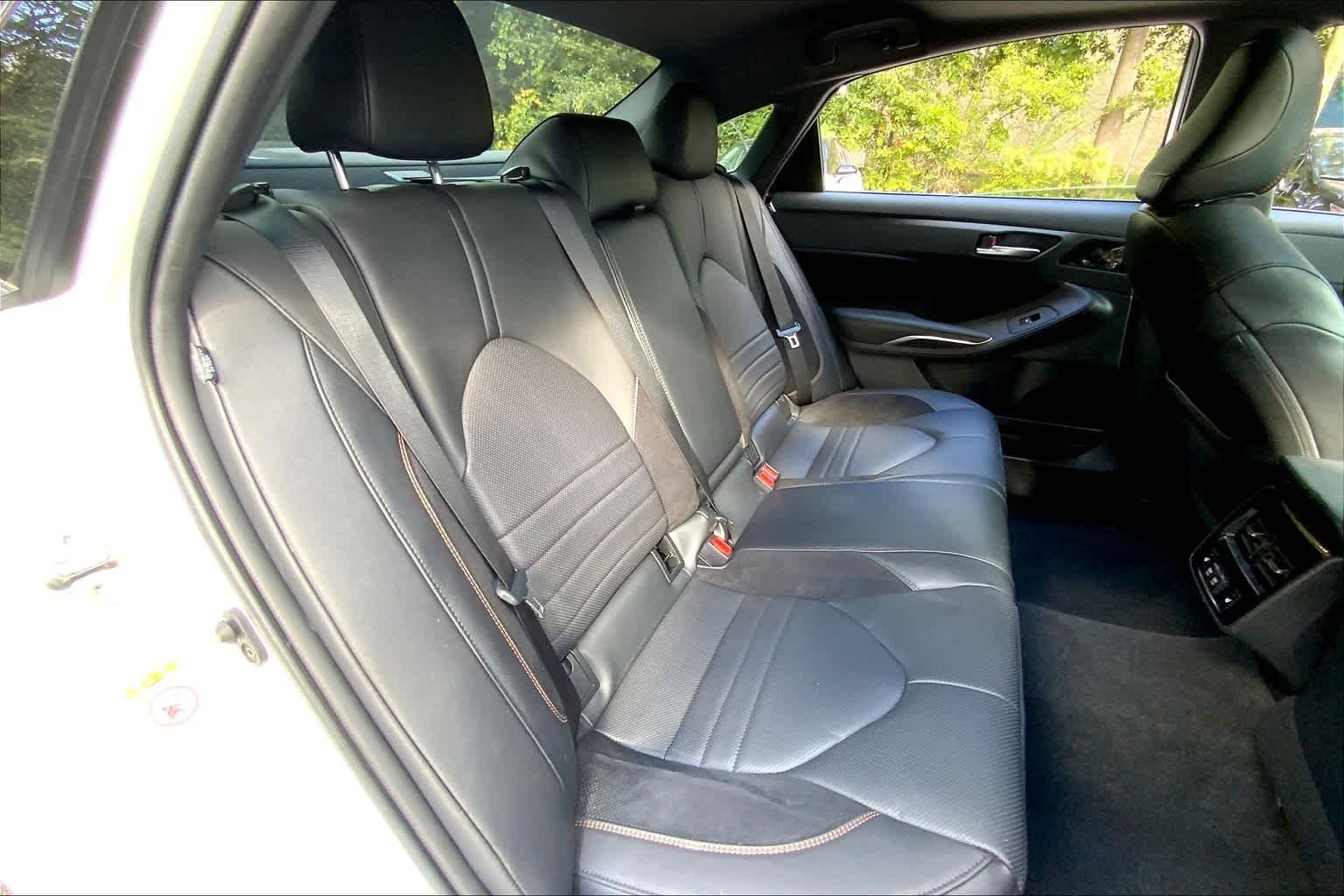 Used 2019 Wind Chill Pearl Toyota Touring image 19