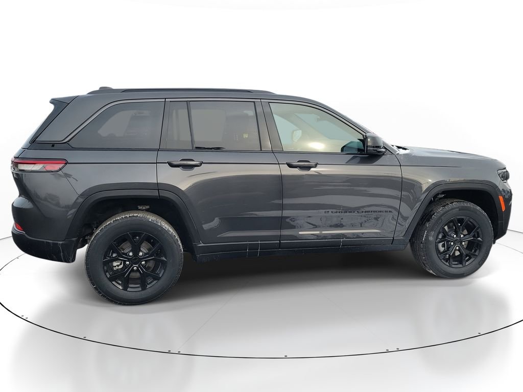 New 2026 Baltic Gray Metallic Clear-Coat Exterior Paint Jeep Altitude image 4