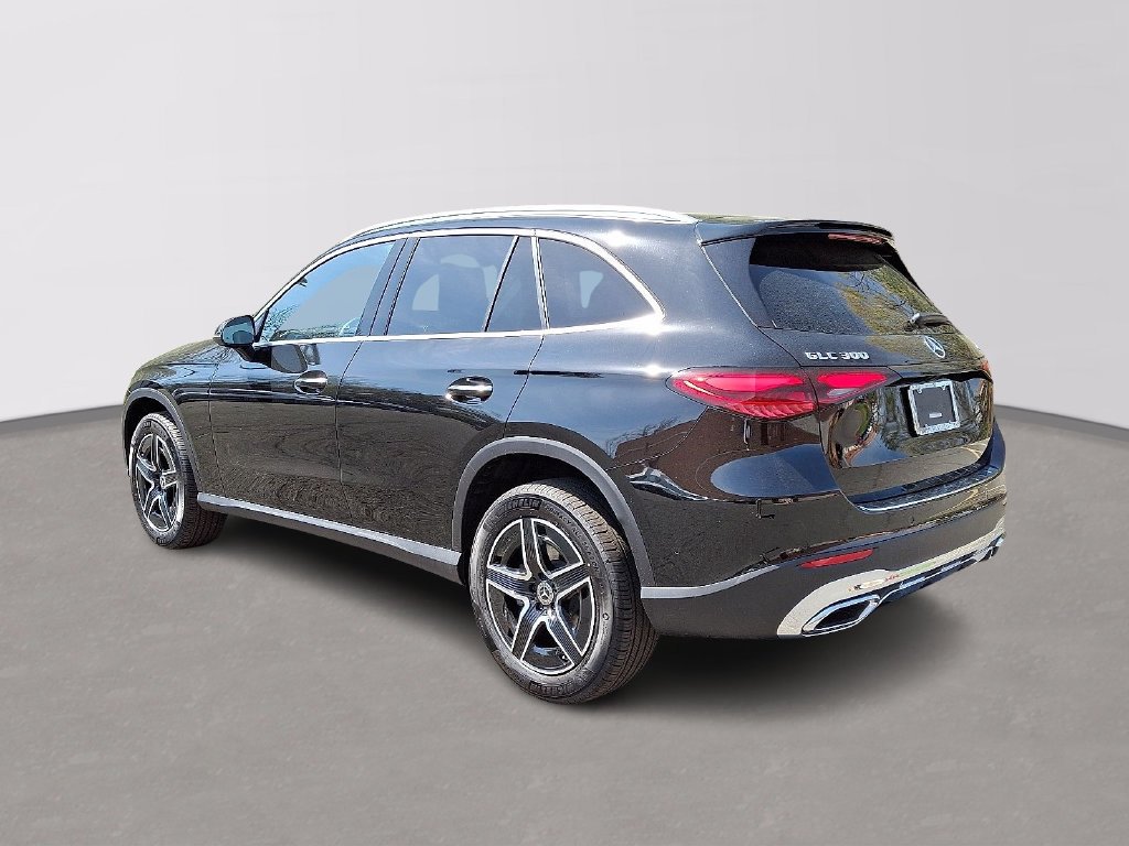 2026 Mercedes-Benz GLC Base - Photo 4