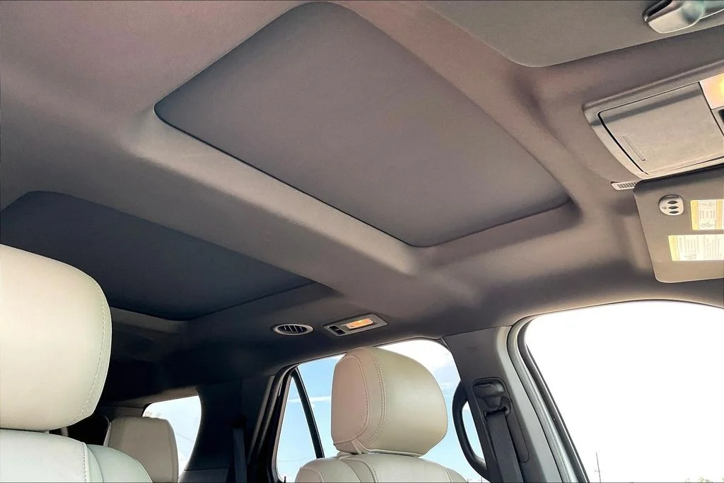 Used 2013 Silver Ford Limited image 28