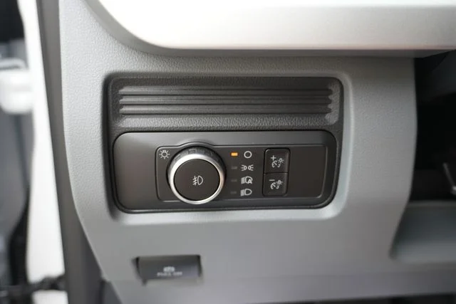 New 2026 Oxford White Ford F-550® XL image 19