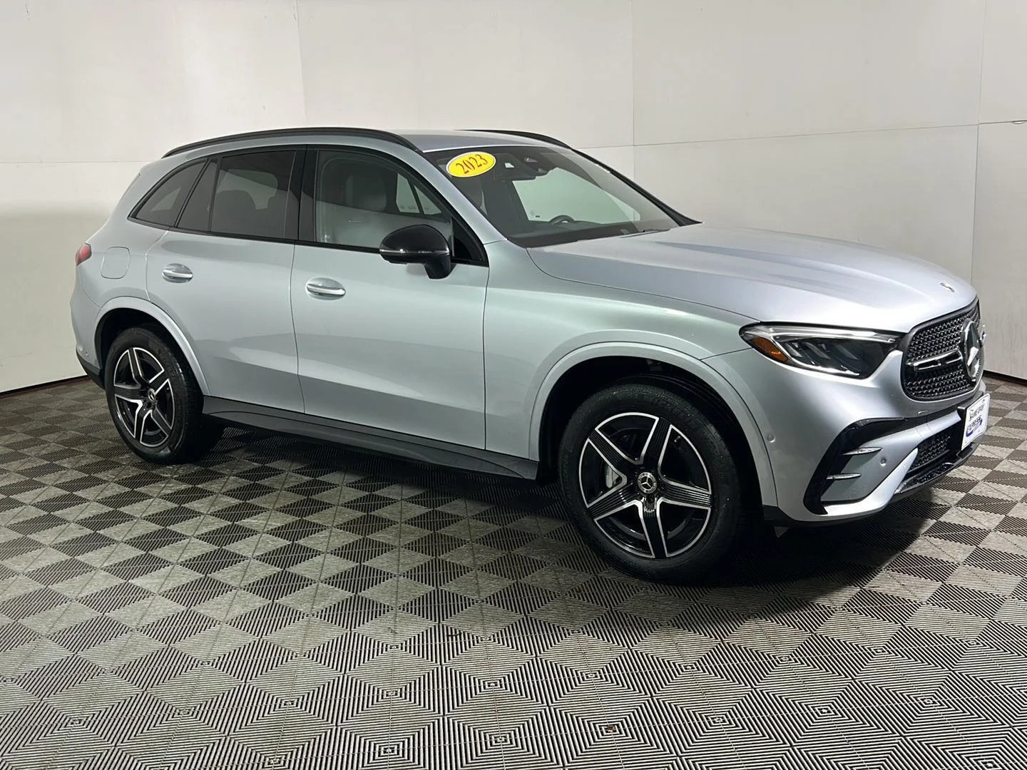 Used 2023 Cirrus Silver Metallic Mercedes-Benz GLC 300 image 6