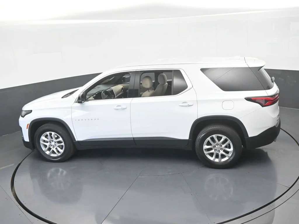 Used 2022 Summit White Chevrolet LS image 45
