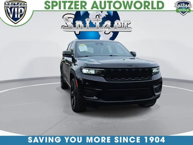 Used 2023 Black Jeep Altitude X image 3