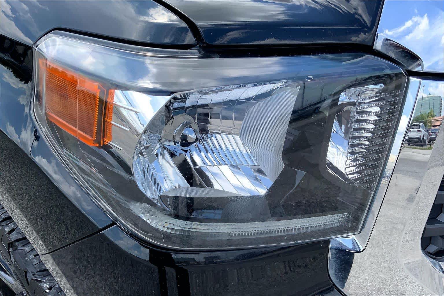Used 2019 Midnight Black Metallic Toyota SR5 image 27