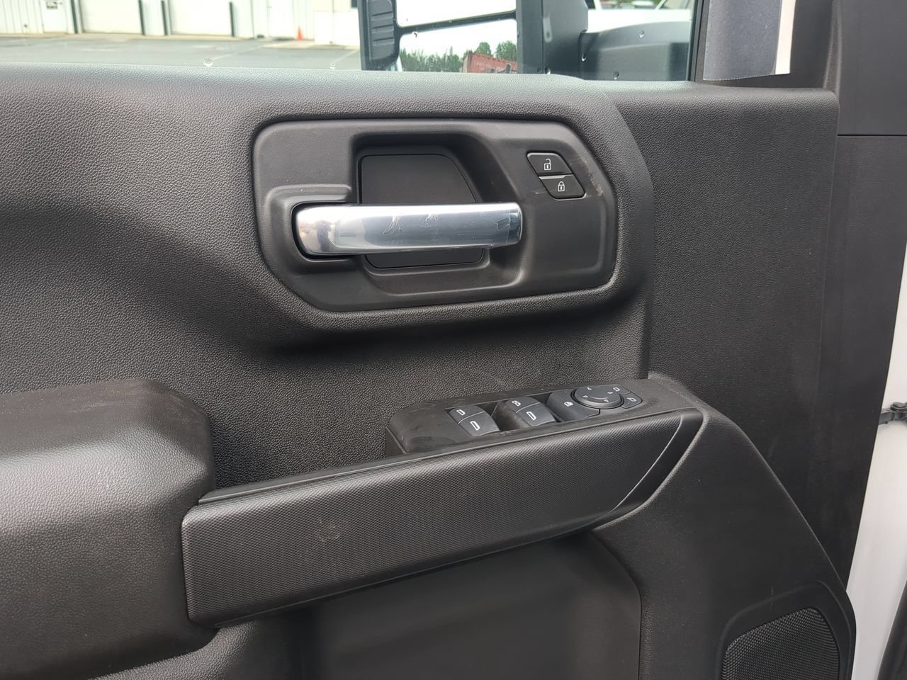 New 2025 Summit White Chevrolet Work Truck image 22