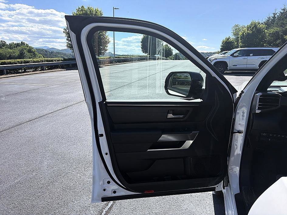 2026 Toyota Tundra SR5 - Photo 11