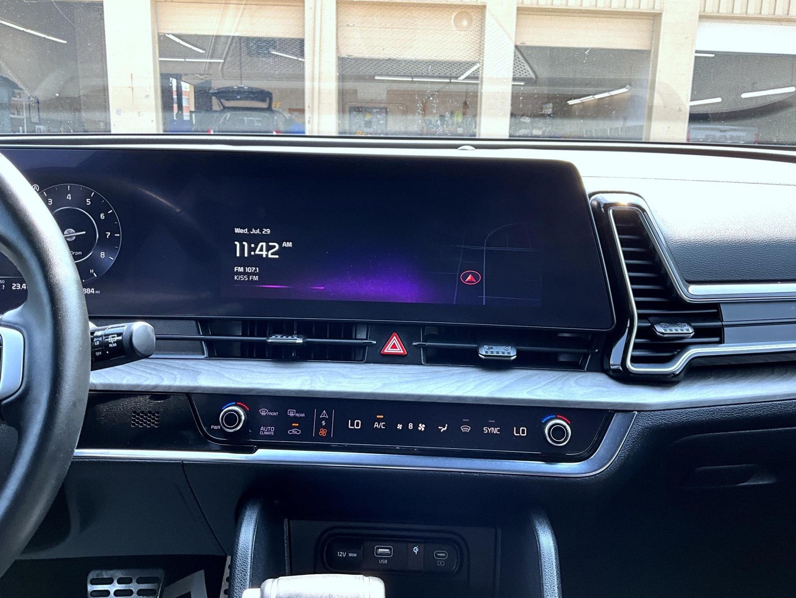 Used 2025 White Kia X-Pro Prestige image 14