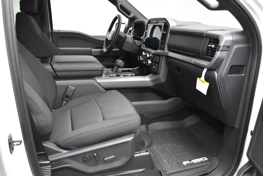 New 2026 Oxford White Ford XLT image 33
