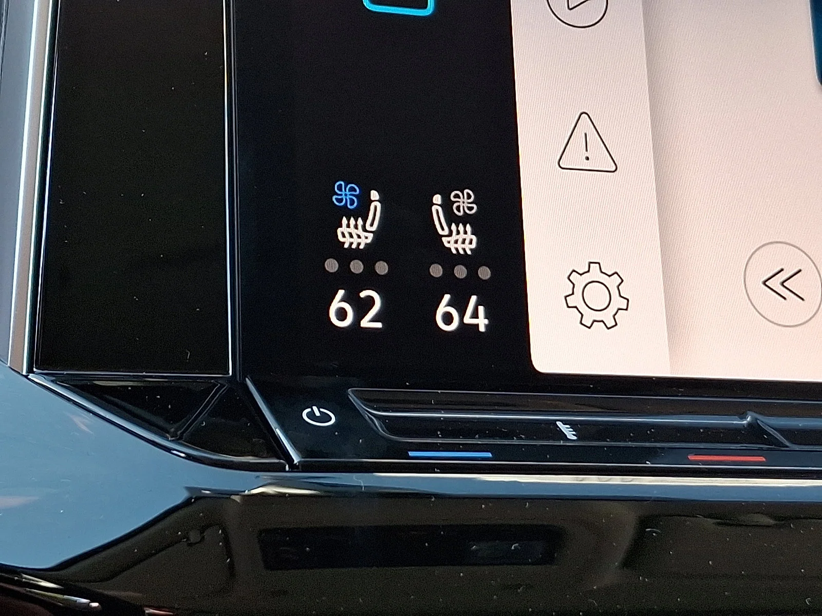 New 2026 Silver Mist Metallic Volkswagen 2.0T SE with Technology image 18
