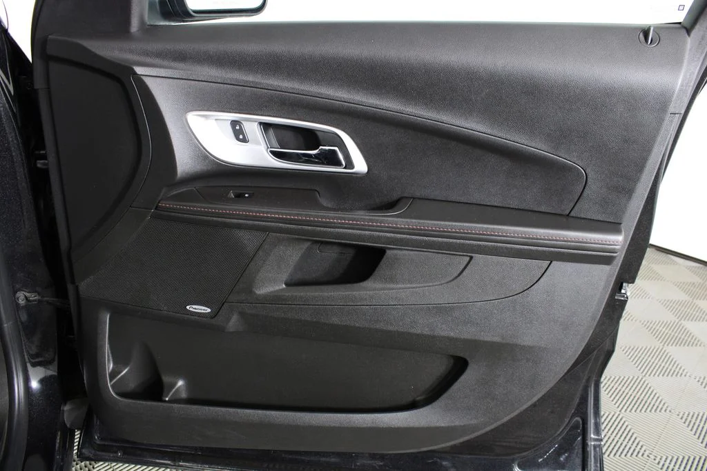 Used 2015 Black Chevrolet LT image 9