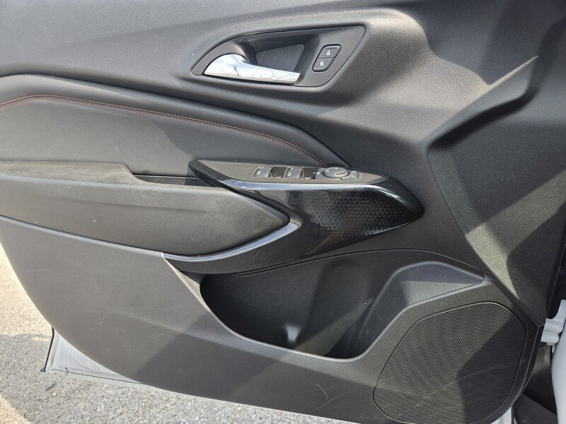 Used 2025 White Chevrolet 2RS image 20